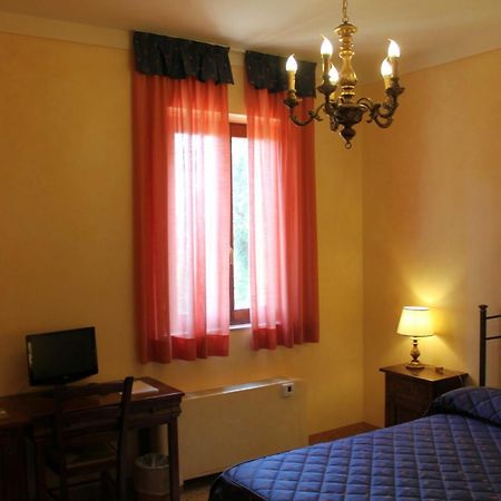 Villa Rinalducci Fano Szoba fotó